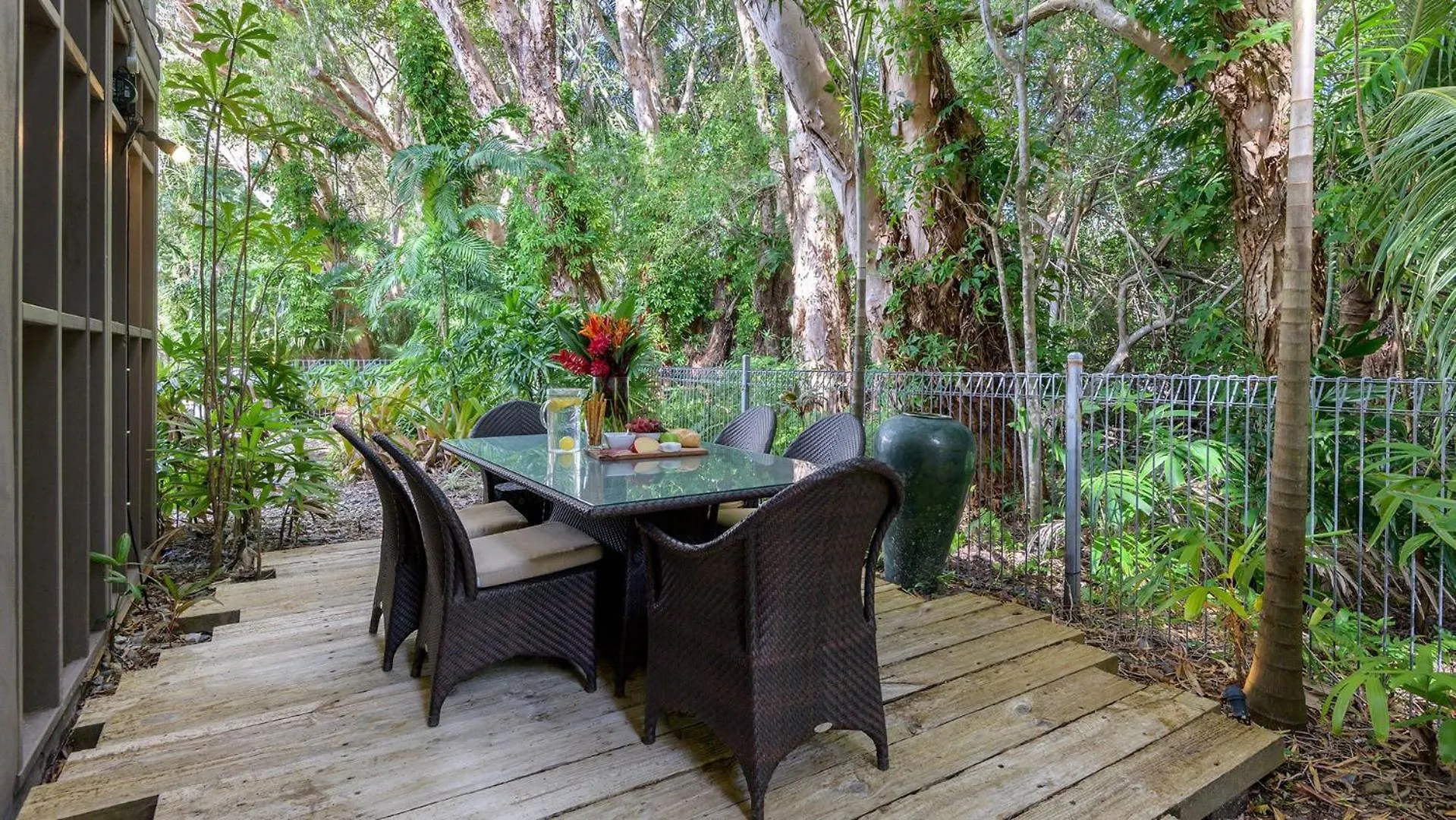 Σπίτι διακοπών Craven Cottage At Full Moon Terraces - Tropical Queenslander Townhouse Πορτ Ντάγκλας Αυστραλία